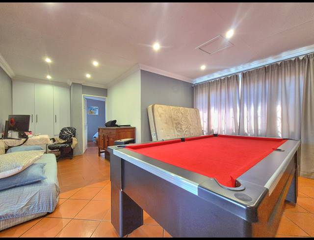 5 BEDROOM HOUSE FOR SALE IN BRENTHURST